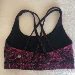 NWOT, Lululemon sports bra, size 6